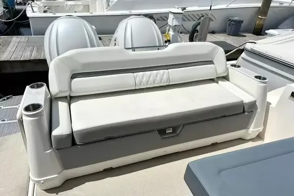 2023 Regal 36 XO detail image 8