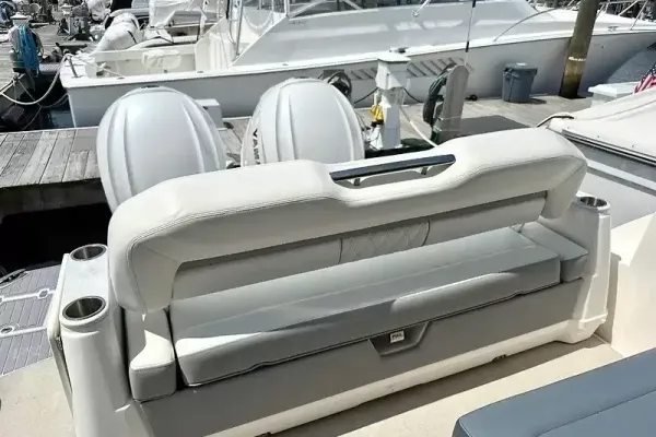 2023 Regal 36 XO detail image 9
