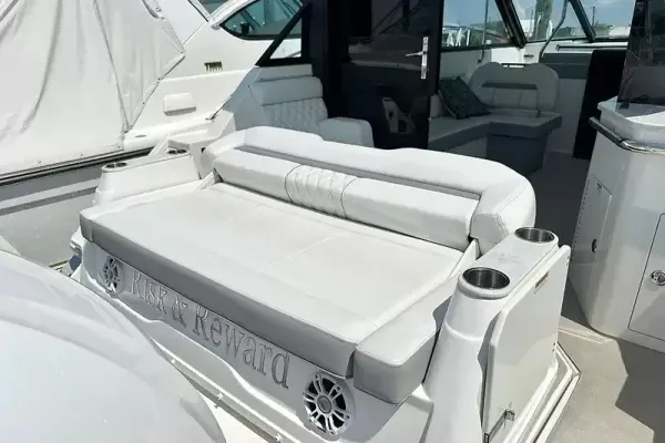2023 Regal 36 XO detail image 11