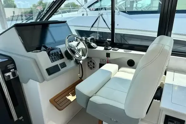 2023 Regal 36 XO detail image 24