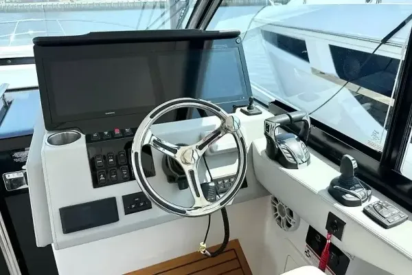 2023 Regal 36 XO detail image 26