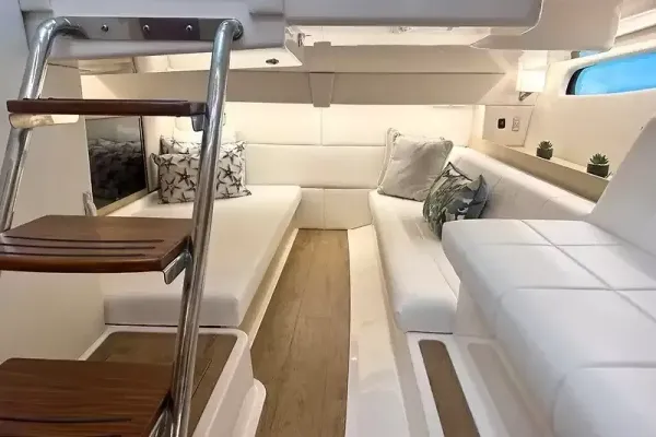 2023 Regal 36 XO detail image 32