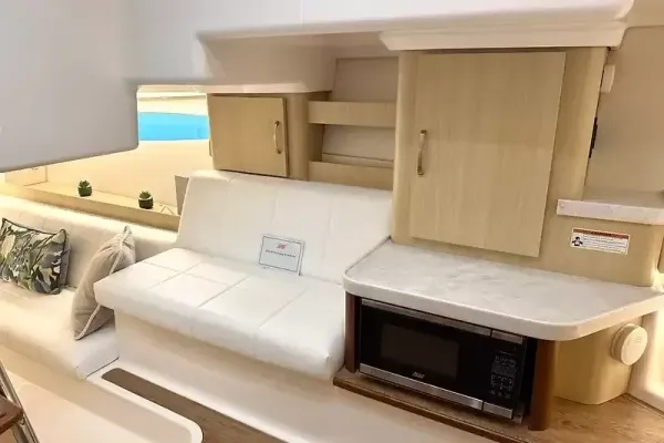 2023 Regal 36 XO detail image 33