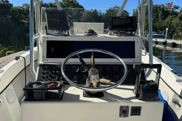 1993 Dusky 256 FC detail image 14