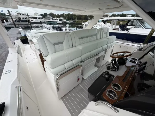 2025 Tiara Yachts 43 LS detail image 42