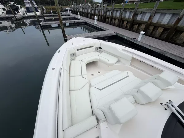 2025 Tiara Yachts 43 LS detail image 45