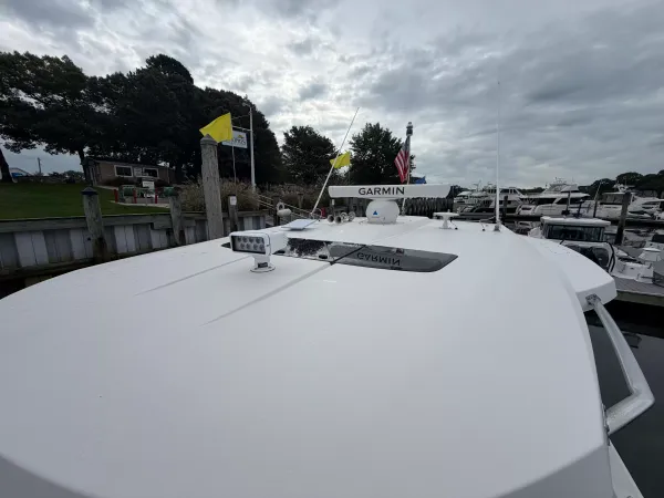 2025 Tiara Yachts 43 LS detail image 46