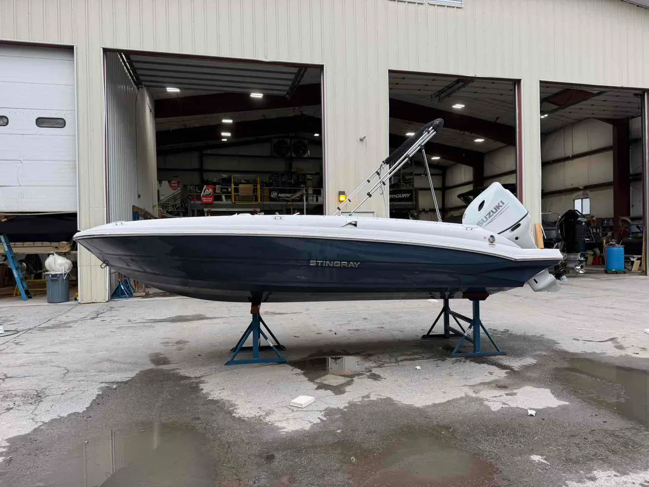 2027 Stingray 19 SC
