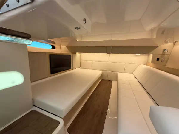 2026 Regal 36 XO detail image 29