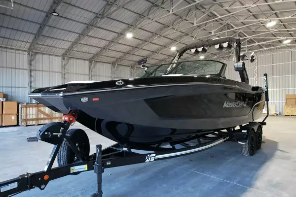2027 Mastercraft XT24-11