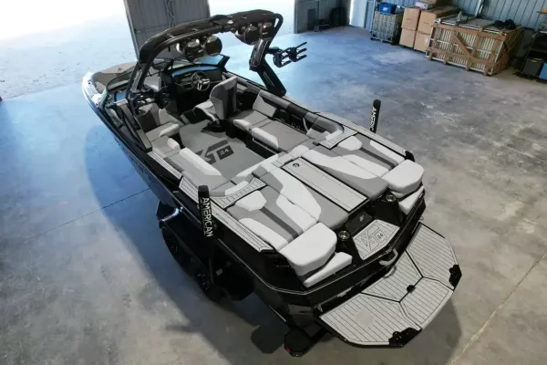2027 Mastercraft XT24-10