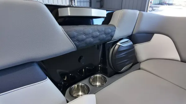 2027 Mastercraft XT24-18