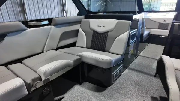 2027 Mastercraft XT24-36