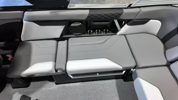 2027 Mastercraft XT24-48