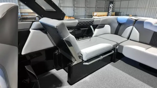 2027 Mastercraft XT24-50