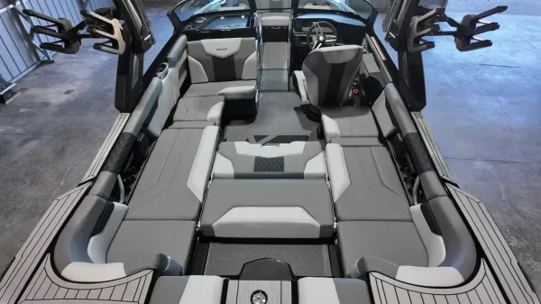 2027 Mastercraft XT24-56