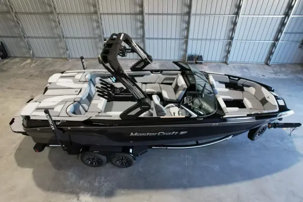 2027 Mastercraft XT24-3