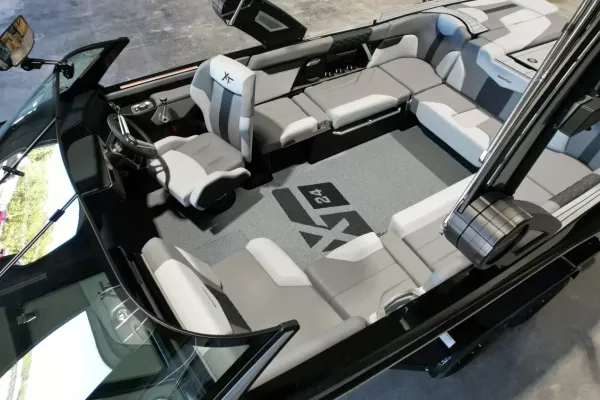2027 Mastercraft XT24-33