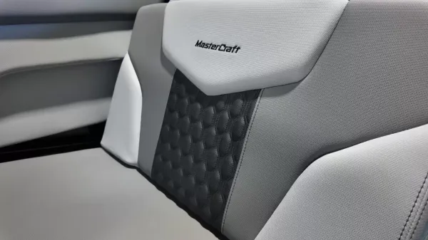 2027 Mastercraft XT24-37