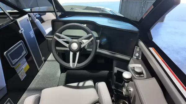 2027 Mastercraft XT24-32