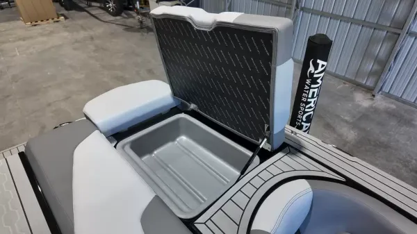 2027 Mastercraft XT24-68
