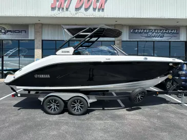 2027 Yamaha 222SE -1