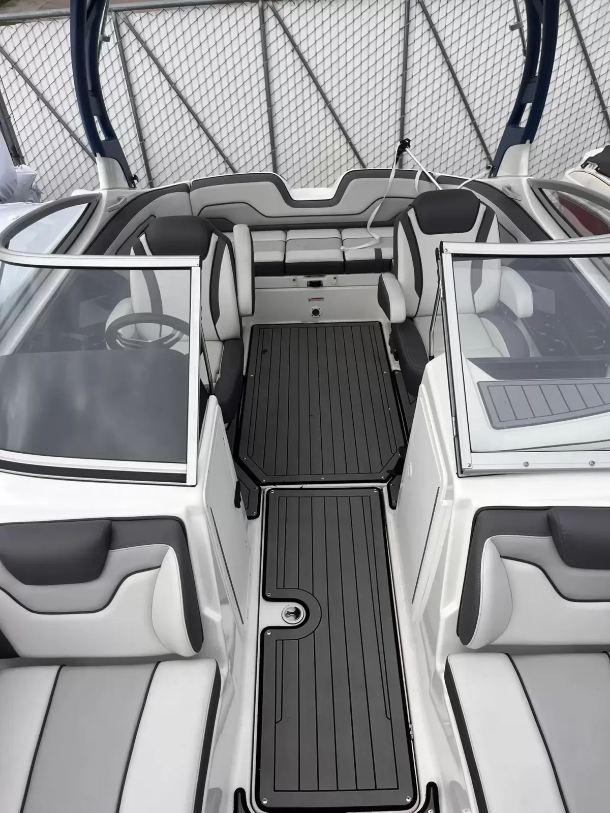 boat-carouselImage-image
