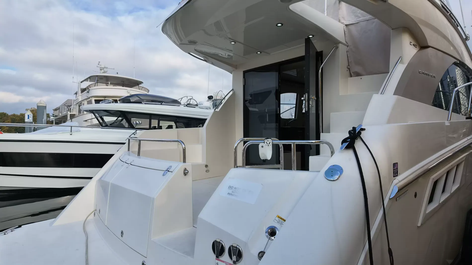 Pre-Owned 2016 Carver C40 for Sale | Vancouver, BC | M&P Yacht Centre | 6ab445420685f147260b78bf