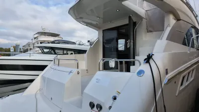 Pre-Owned 2016 Carver C40 for Sale | Vancouver, BC | M&P Yacht Centre | 6ab445420685f147260b78bf