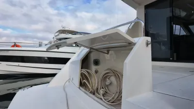 Pre-Owned 2016 Carver C40 for Sale | Vancouver, BC | M&P Yacht Centre | 6ab445420685f147260b78bf