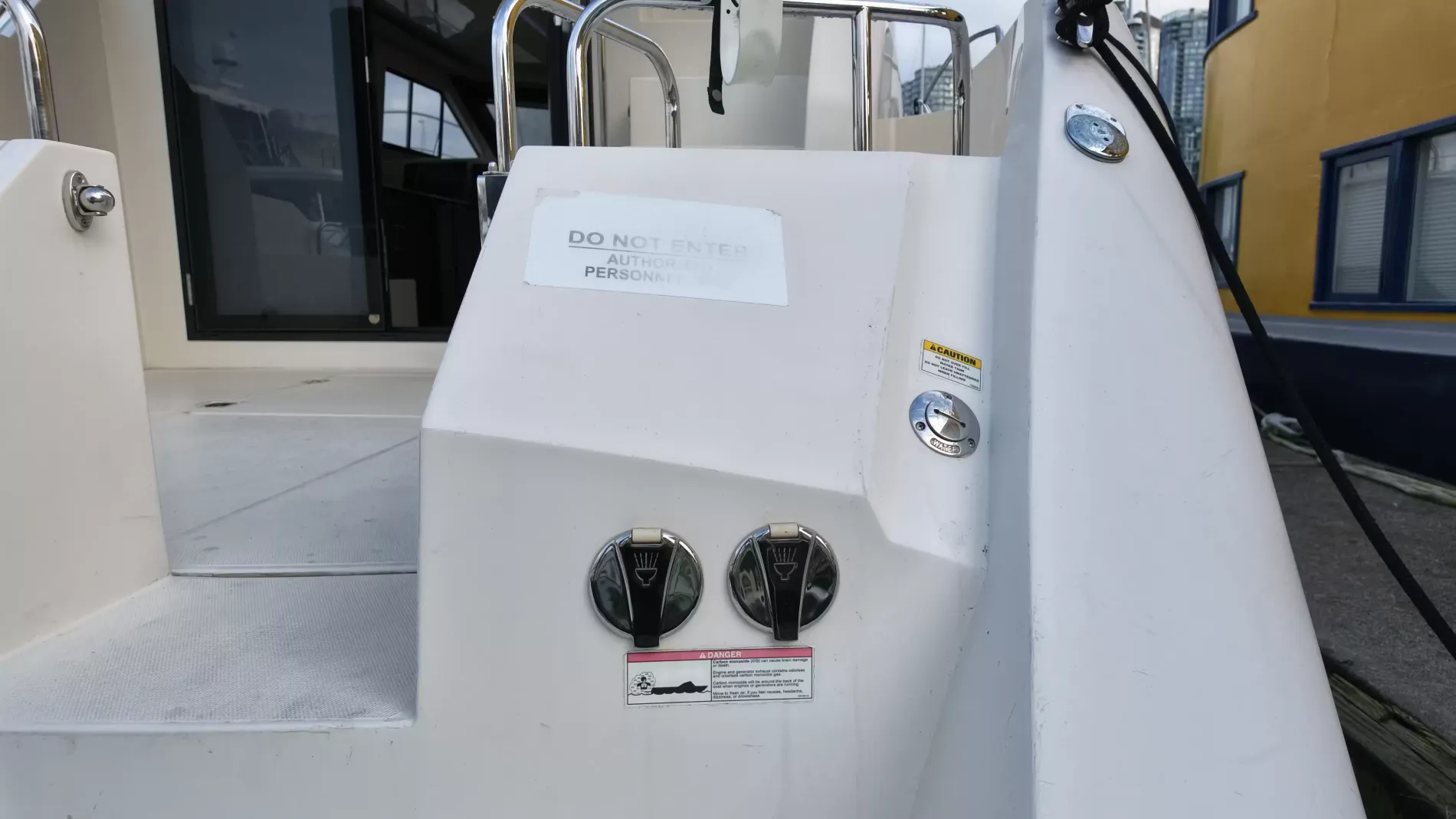 Pre-Owned 2016 Carver C40 for Sale | Vancouver, BC | M&P Yacht Centre | 6ab445420685f147260b78bf