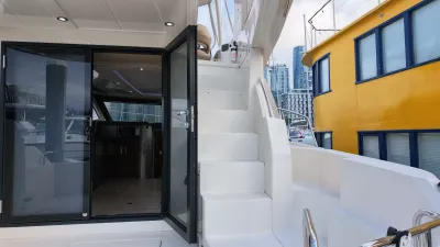 Pre-Owned 2016 Carver C40 for Sale | Vancouver, BC | M&P Yacht Centre | 6ab445420685f147260b78bf