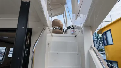 Pre-Owned 2016 Carver C40 for Sale | Vancouver, BC | M&P Yacht Centre | 6ab445420685f147260b78bf
