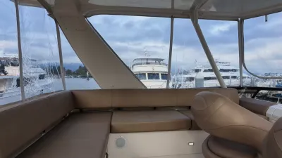Pre-Owned 2016 Carver C40 for Sale | Vancouver, BC | M&P Yacht Centre | 6ab445420685f147260b78bf