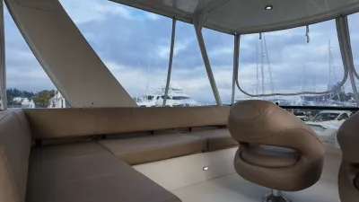 Pre-Owned 2016 Carver C40 for Sale | Vancouver, BC | M&P Yacht Centre | 6ab445420685f147260b78bf