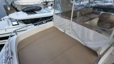 Pre-Owned 2016 Carver C40 for Sale | Vancouver, BC | M&P Yacht Centre | 6ab445420685f147260b78bf