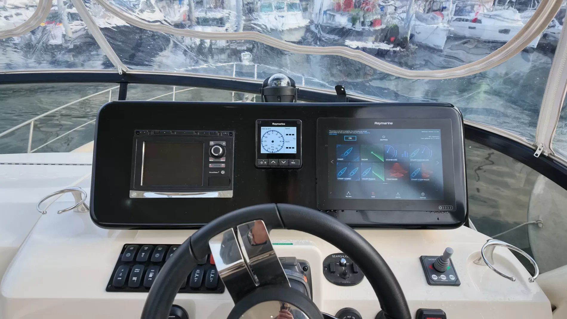 Pre-Owned 2016 Carver C40 for Sale | Vancouver, BC | M&P Yacht Centre | 6ab445420685f147260b78bf