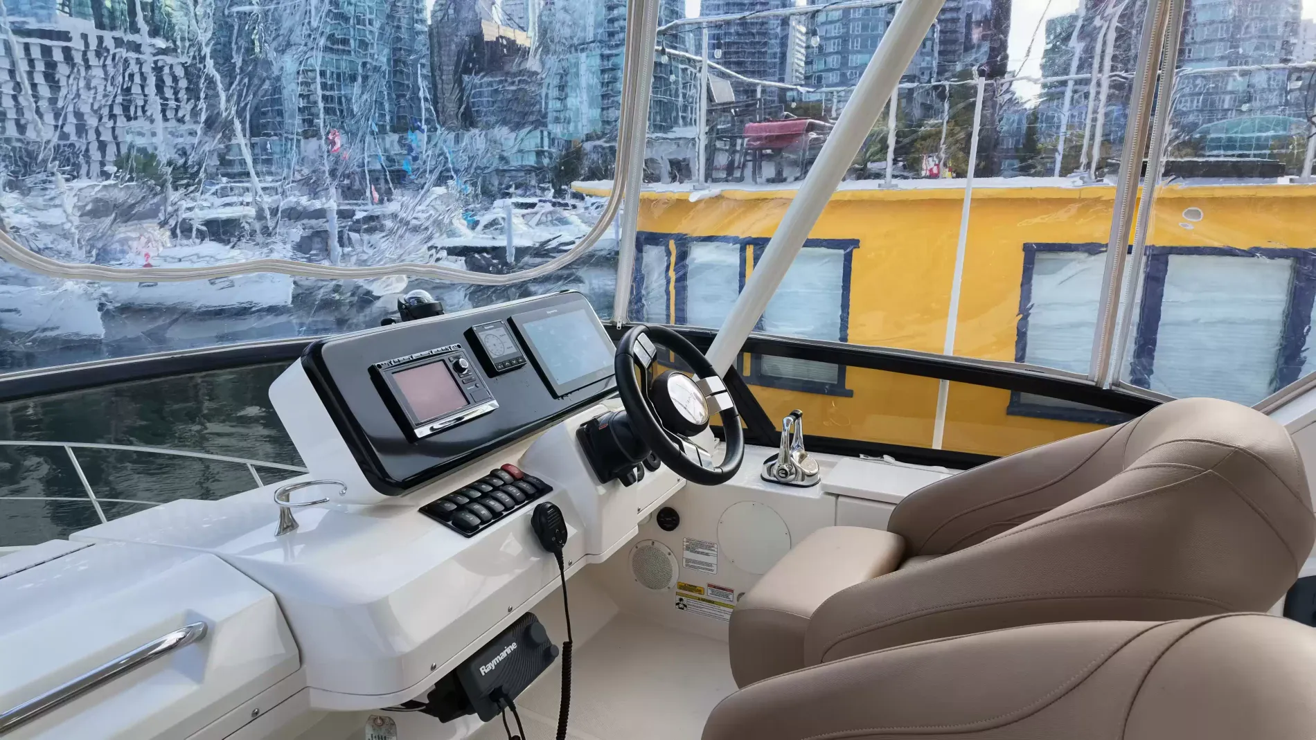 Pre-Owned 2016 Carver C40 for Sale | Vancouver, BC | M&P Yacht Centre | 6ab445420685f147260b78bf