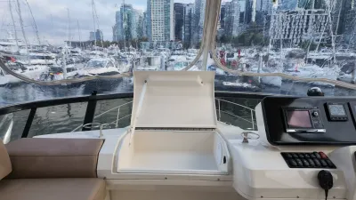 Pre-Owned 2016 Carver C40 for Sale | Vancouver, BC | M&P Yacht Centre | 6ab445420685f147260b78bf