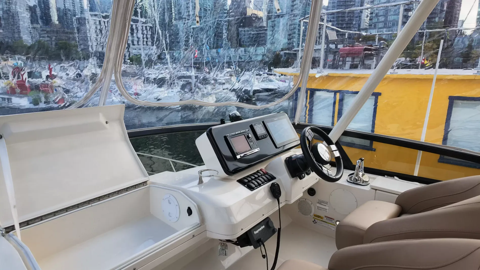 Pre-Owned 2016 Carver C40 for Sale | Vancouver, BC | M&P Yacht Centre | 6ab445420685f147260b78bf