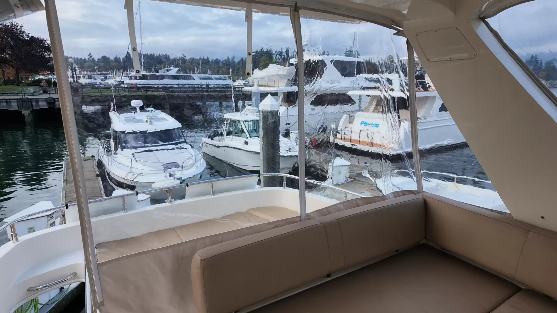Pre-Owned 2016 Carver C40 for Sale | Vancouver, BC | M&P Yacht Centre | 6ab445420685f147260b78bf
