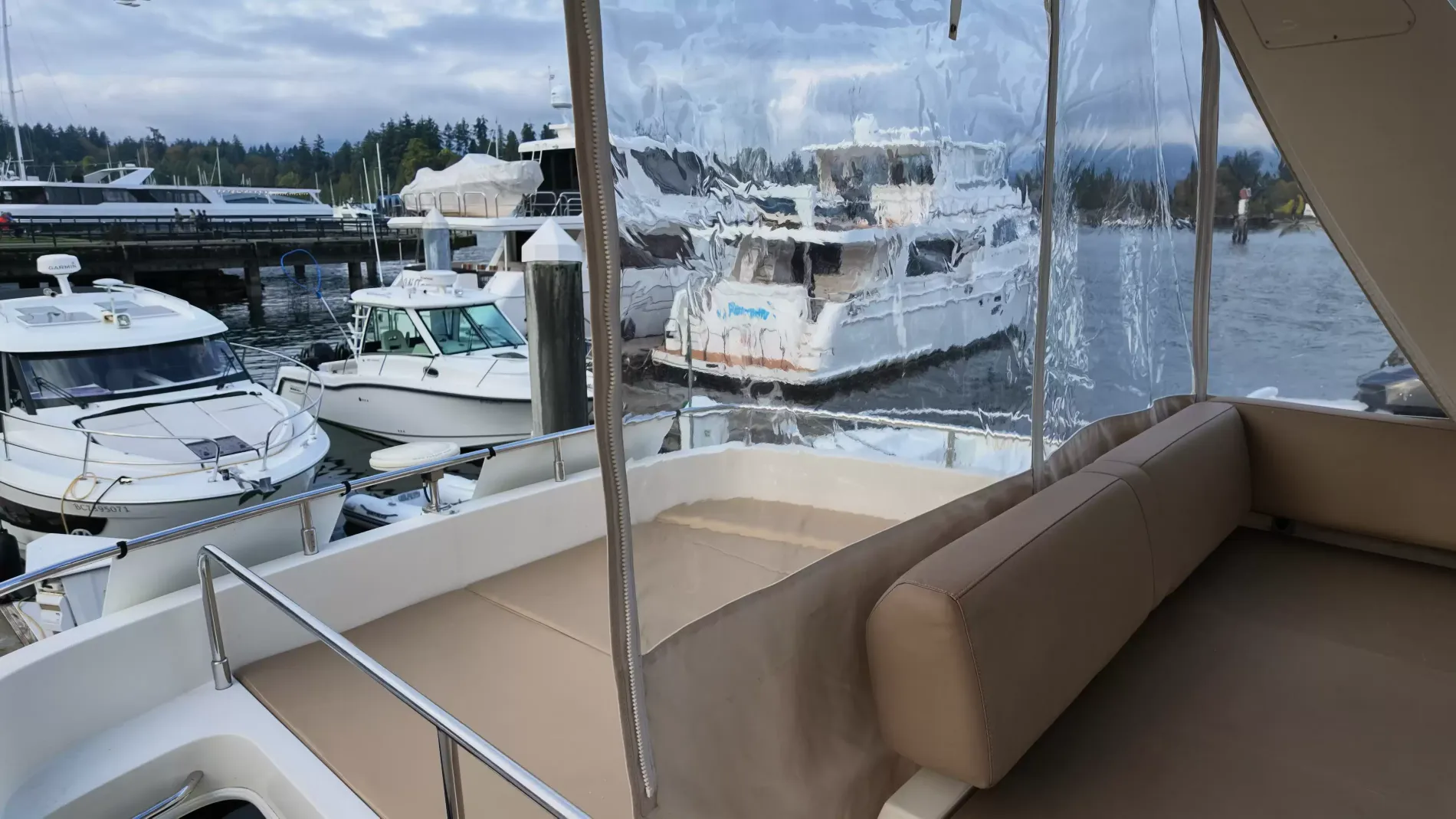 Pre-Owned 2016 Carver C40 for Sale | Vancouver, BC | M&P Yacht Centre | 6ab445420685f147260b78bf