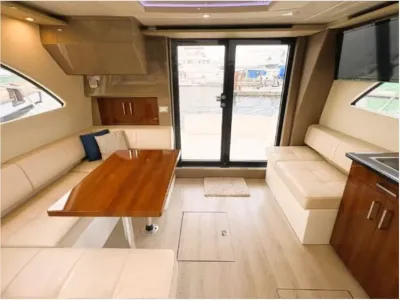 Pre-Owned 2016 Carver C40 for Sale | Vancouver, BC | M&P Yacht Centre | 6ab445420685f147260b78bf