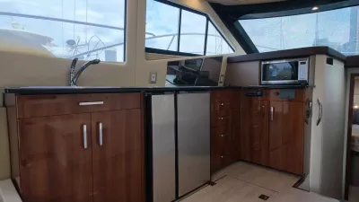 Pre-Owned 2016 Carver C40 for Sale | Vancouver, BC | M&P Yacht Centre | 6ab445420685f147260b78bf