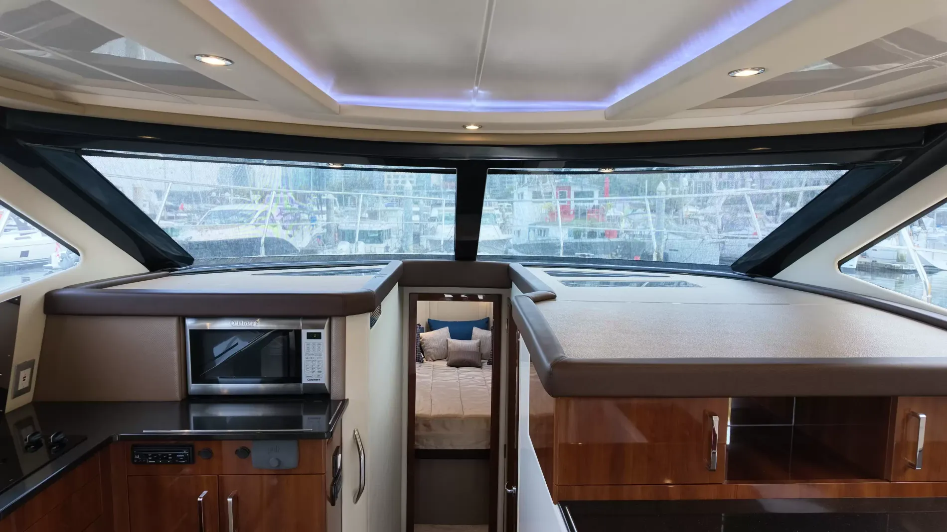 Pre-Owned 2016 Carver C40 for Sale | Vancouver, BC | M&P Yacht Centre | 6ab445420685f147260b78bf