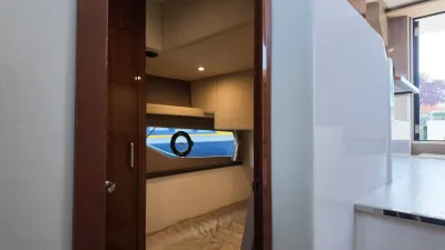 Pre-Owned 2016 Carver C40 for Sale | Vancouver, BC | M&P Yacht Centre | 6ab445420685f147260b78bf