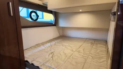Pre-Owned 2016 Carver C40 for Sale | Vancouver, BC | M&P Yacht Centre | 6ab445420685f147260b78bf