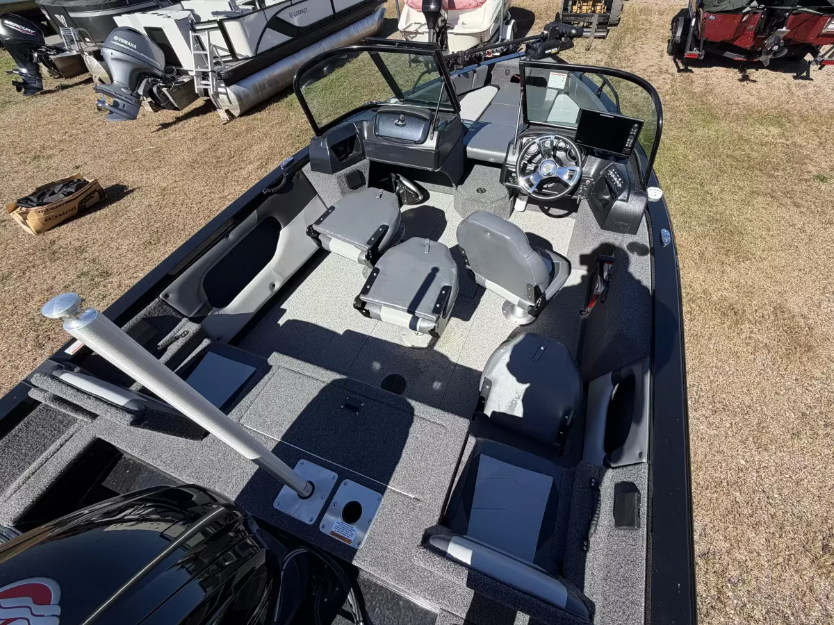 boat-carouselImage-image