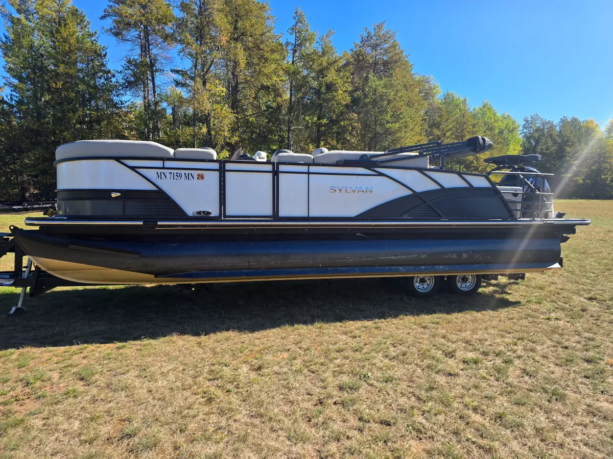 boat-carouselImage-image