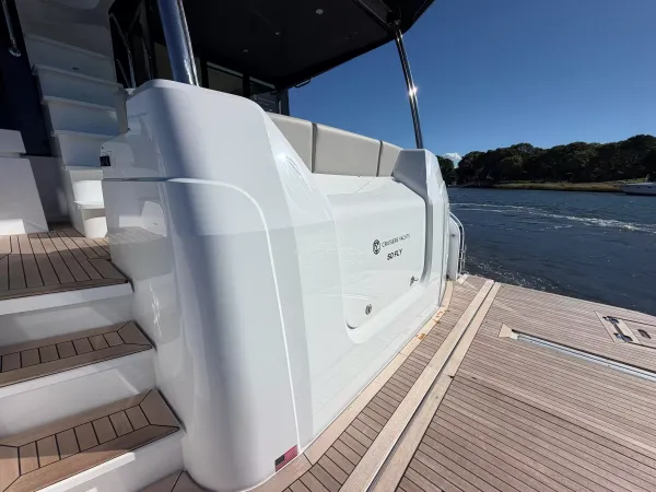 2027 Cruisers Yachts 50 FLY detail image 14
